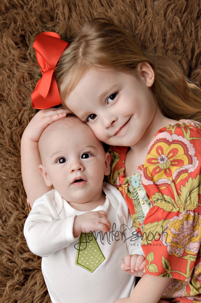 Sibling newborn photography
