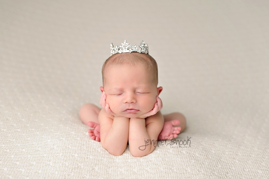 Fayetteville Newborn photographer